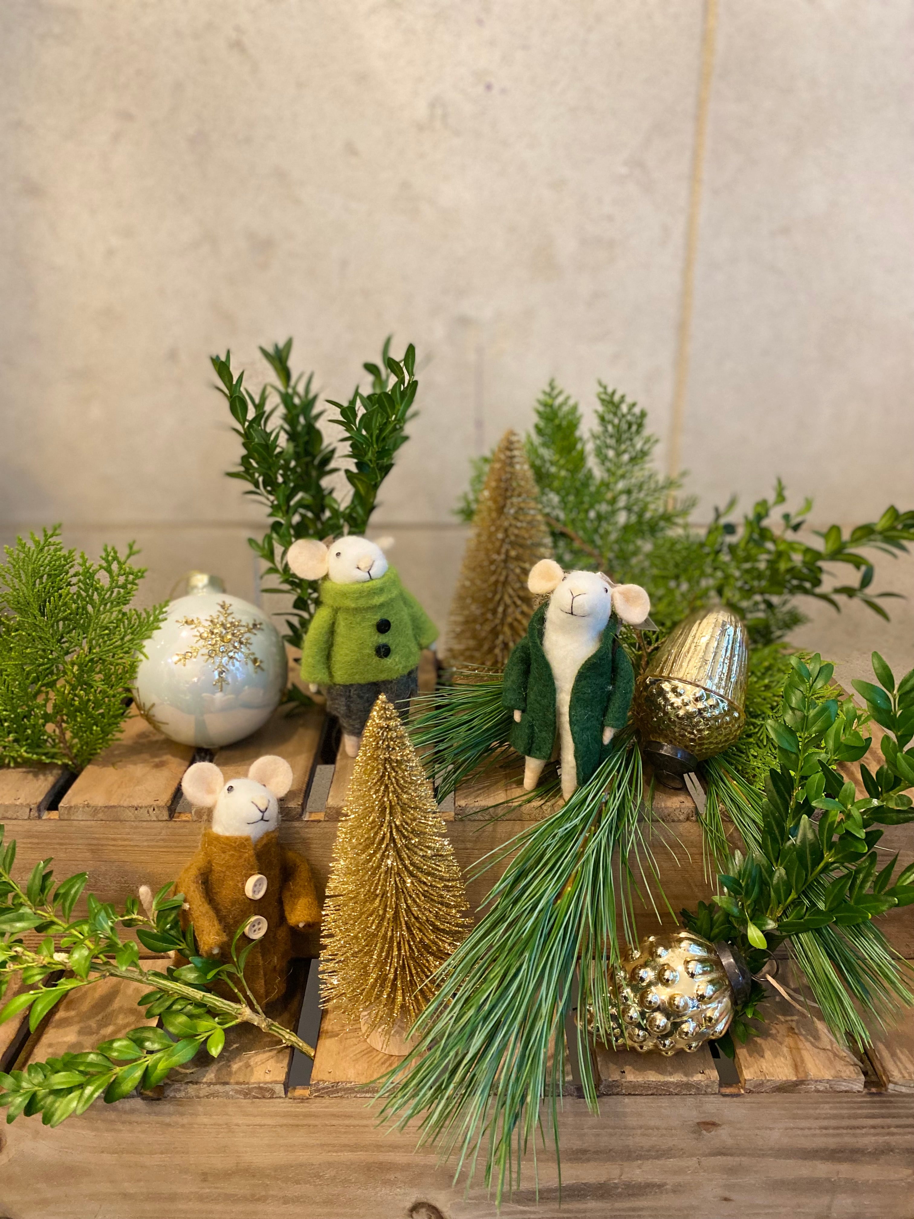 Merry Mouse Holiday Crew