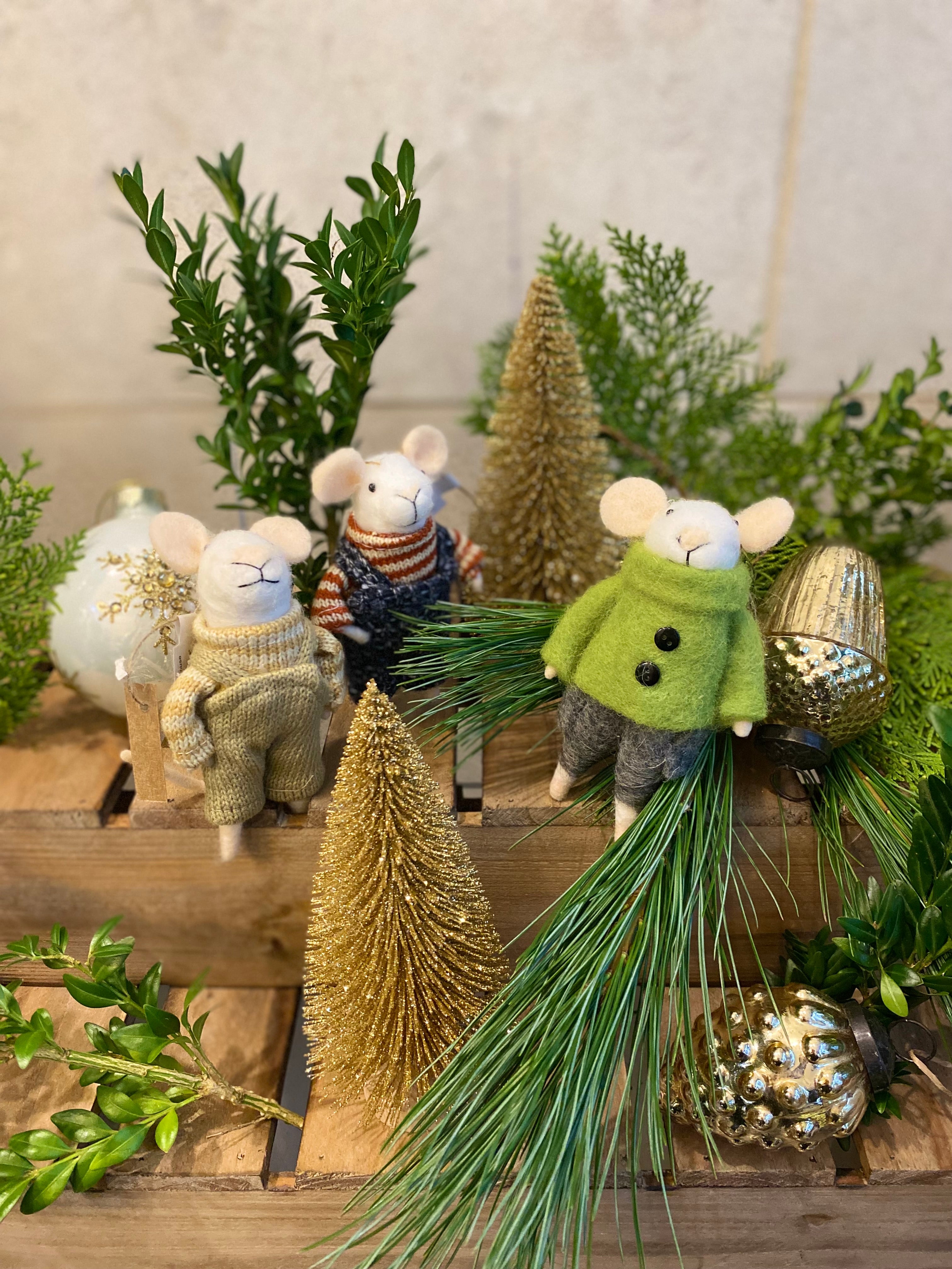 Merry Mouse Holiday Crew